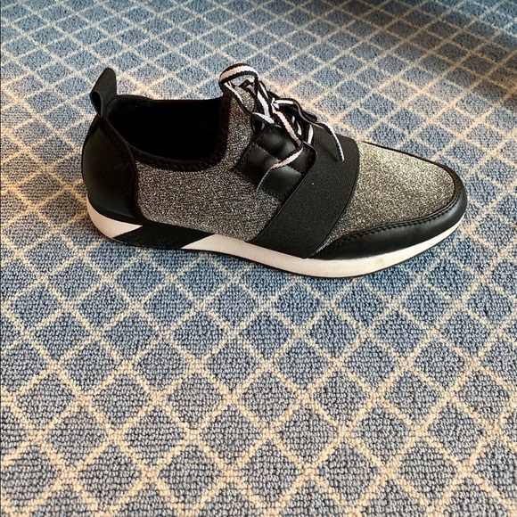 COPY - Casual ladies shoes black and  metallic si… - Picture 3 of 5